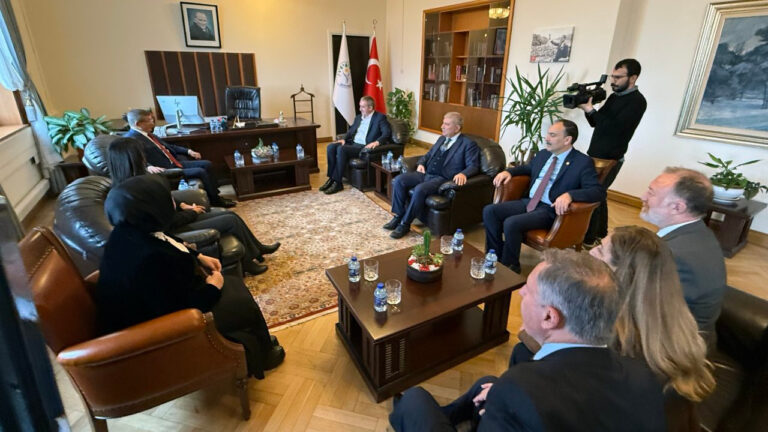 ahmet-davutoglundan-tuncer-bakirhana-taziye-ziyareti-sfhF3f2z.jpg
