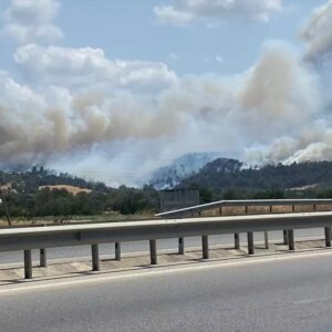 canakkalede yanginda itfaiye araci kayiplara karisti 8gTYpzim