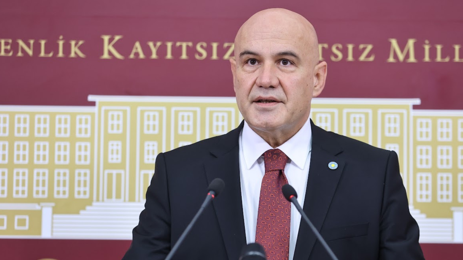 iyi partili comez kaani tamamen yerli ve milli diye pazarladiniz ama ucagin motoru bile disaridan geliyormus zRLD3E1U