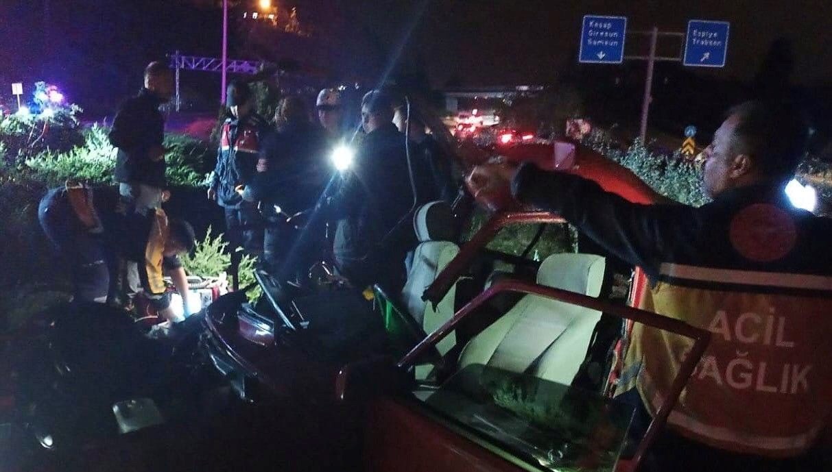 otomobil tira arkadan carpti 1 olu 3 yarali Hcayq8UR