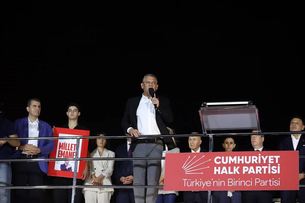 ozgur ozelden bahcelievler mitingi HyTyI6qa