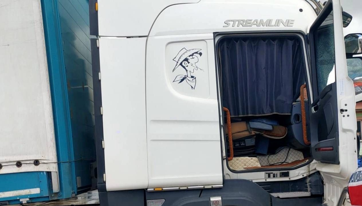 tir soforu park halindeki aracinda olu bulundu wpjMyQRL