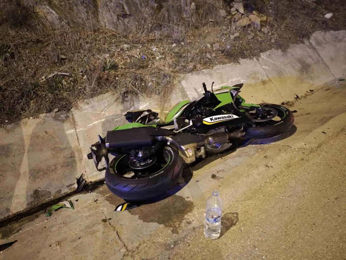 bilecikte motosiklet ile hafif ticari arac carpisti 1 yarali G6gUAgRA