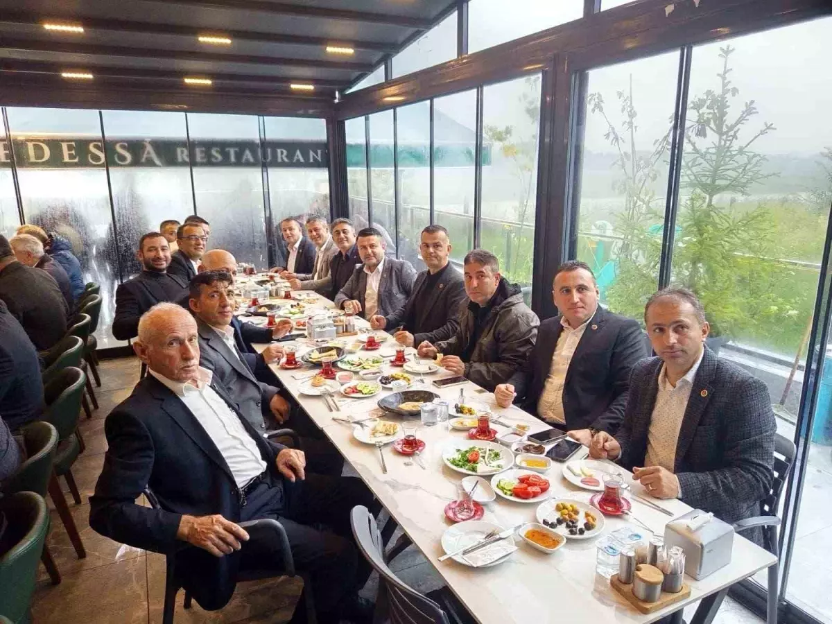 caycumada 19 ekim muhtarlar gunu kutlandi dwZBOpF5.jpg