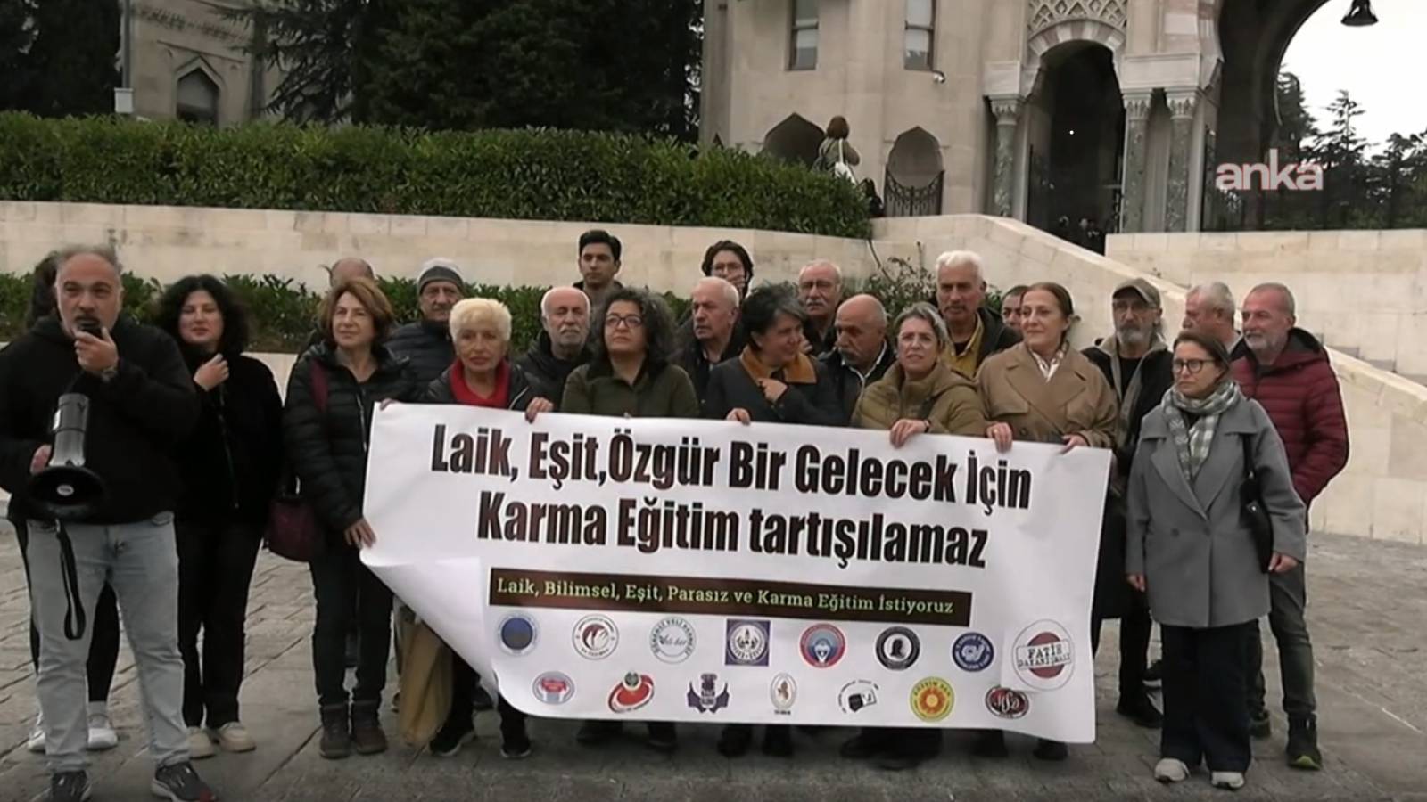 istanbulda dunya kiz cocuklari gunu eylemi kamusal egitim hakki mucadelemizden vazgecmeyecegiz karma egitimi tartistirmayacagiz fGssA6TX