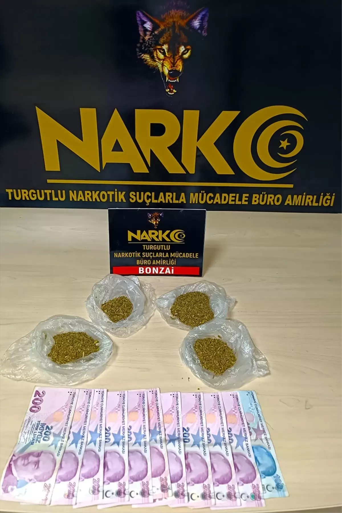 manisada uyusturucu operasyonu 2 tutuklama pkTBWN4g.jpg