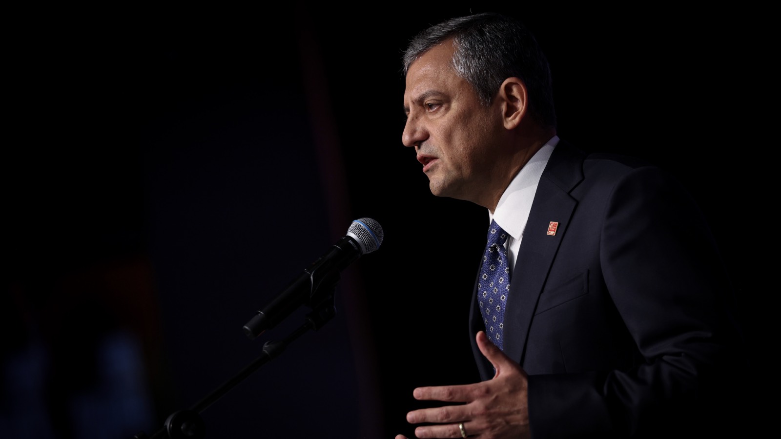 ozgur ozel gurbetcilerle omuz omuza turkiye icin demokrasiyi adaleti savunacagiz q8sGAp6f.jpg