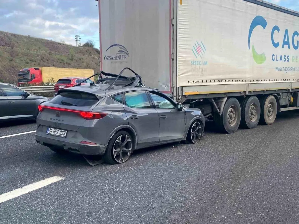 sancaktepede otoyolda kaza 1 yarali CVuS8v5j.jpg