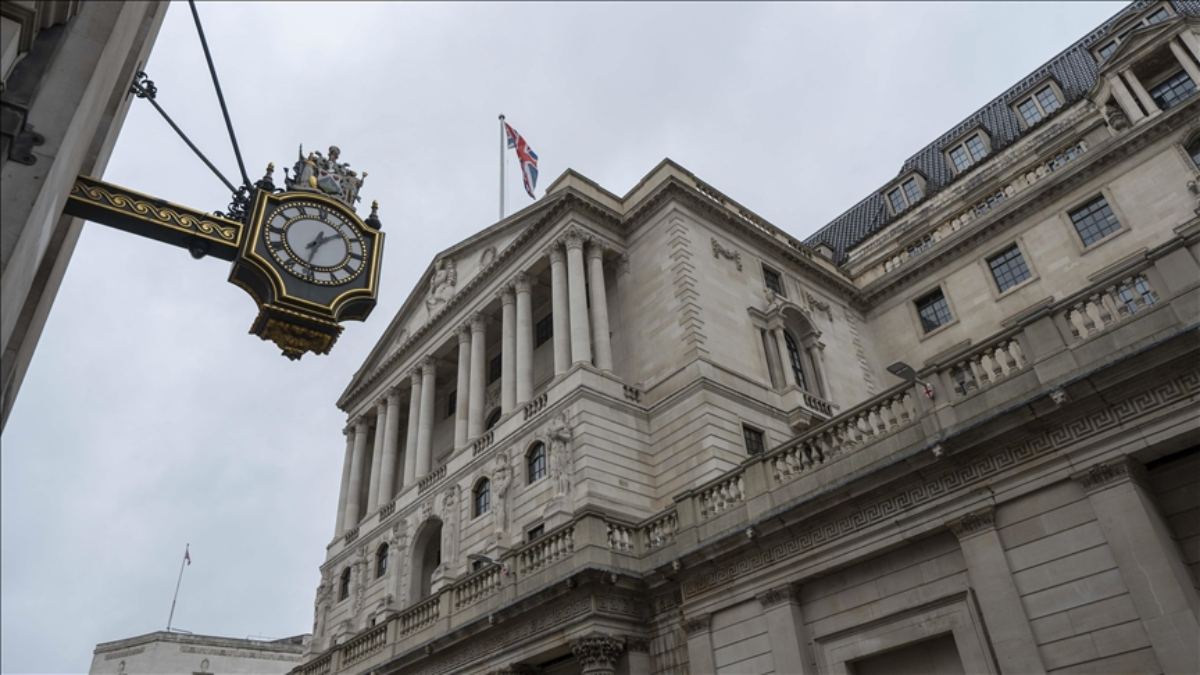 ingiltere merkez bankasi politika faizini sabit tuttu Y67dmAAN.jpg