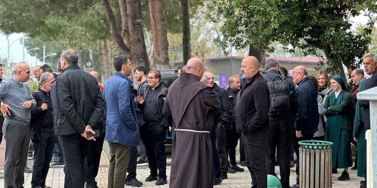 vatikan heyeti iznikte 2LAWD2lC.jpg