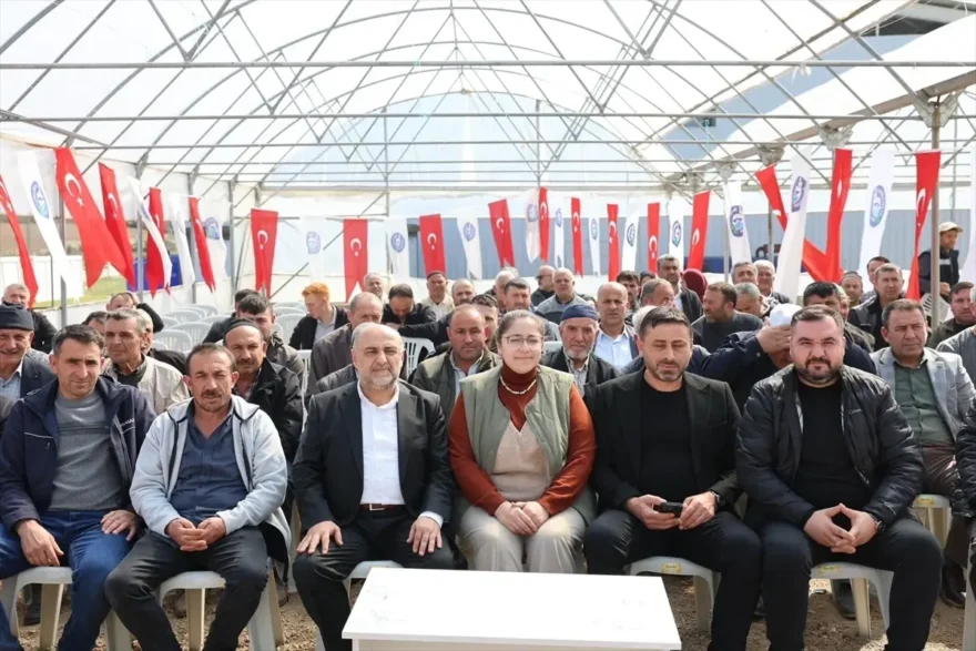 Vezirköprü’de Yonca Tohumu Dağıtımı