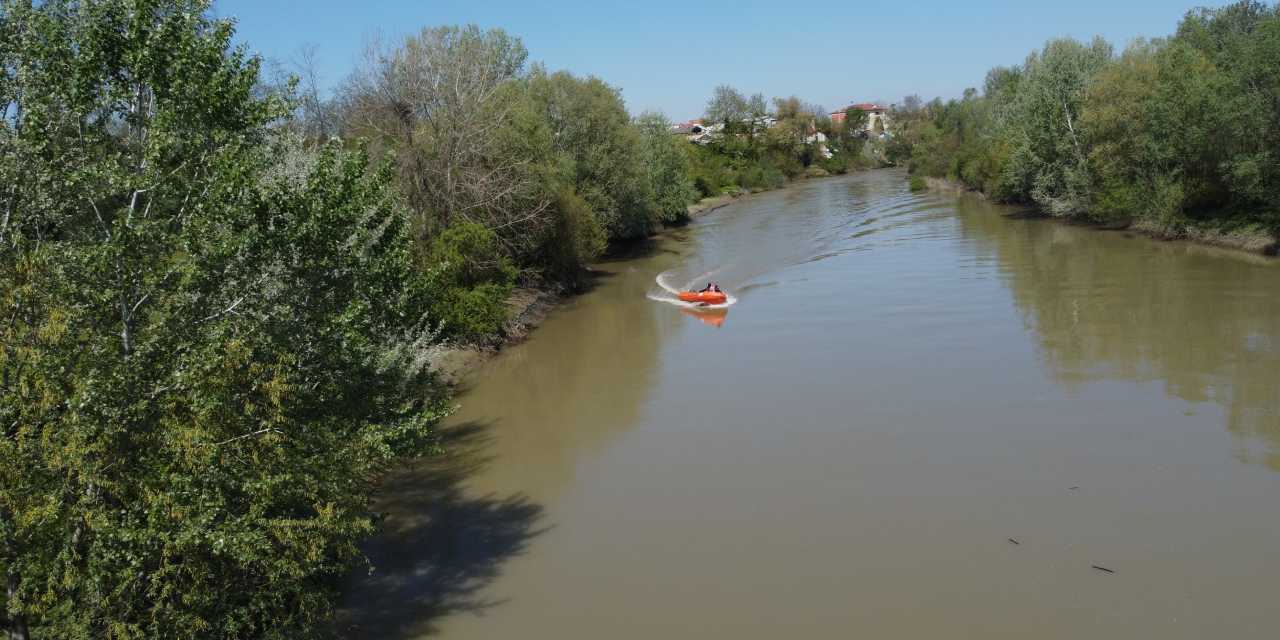 6 Yaşındaki Çocuk Nehirde Kayboldu! “Balık İçin İple Suya Sarkıtıldığı İddiası”