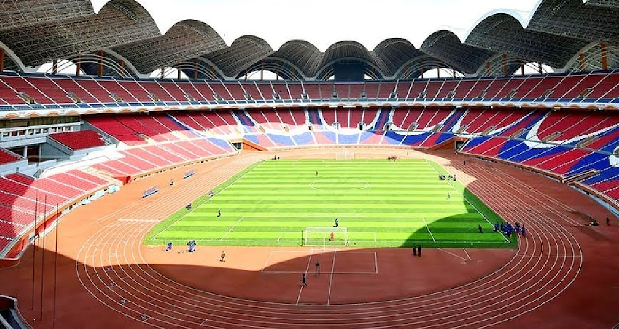 Dünyanın En Geniş Stadyumu: Futbol Oynamak Yasak!
