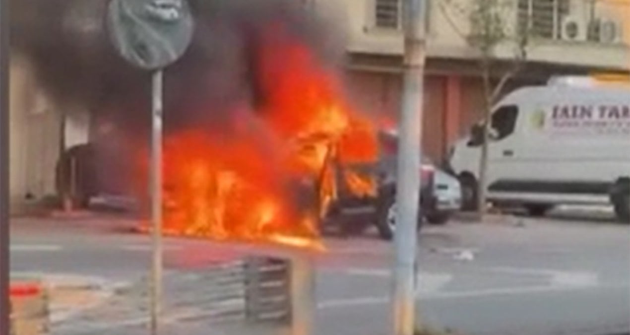 Seyir Halinde Yangın Çıkan Araç Kül Oldu