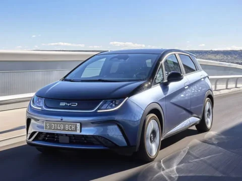 Avrupa’da pazarın yeni hâkimi elektrikli araçlar: Tesla ve Çinli markalardan rekor büyüme