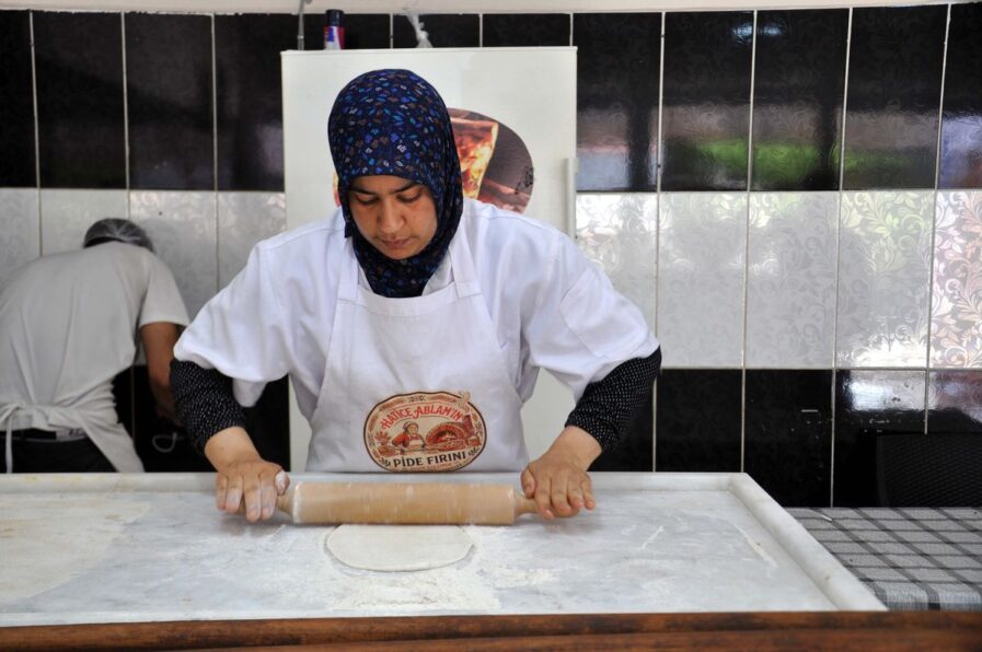 Hatice Yalman: Kadın Girişimci Reyhanlı’da Fırın Açtı